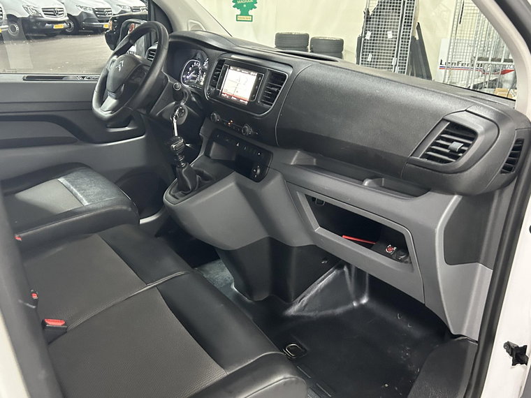 Vehicle Image 27