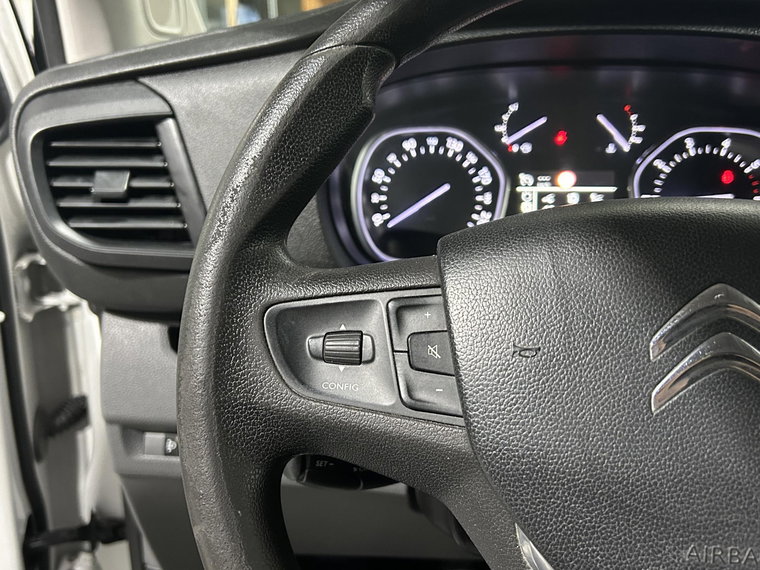 Vehicle Image 38