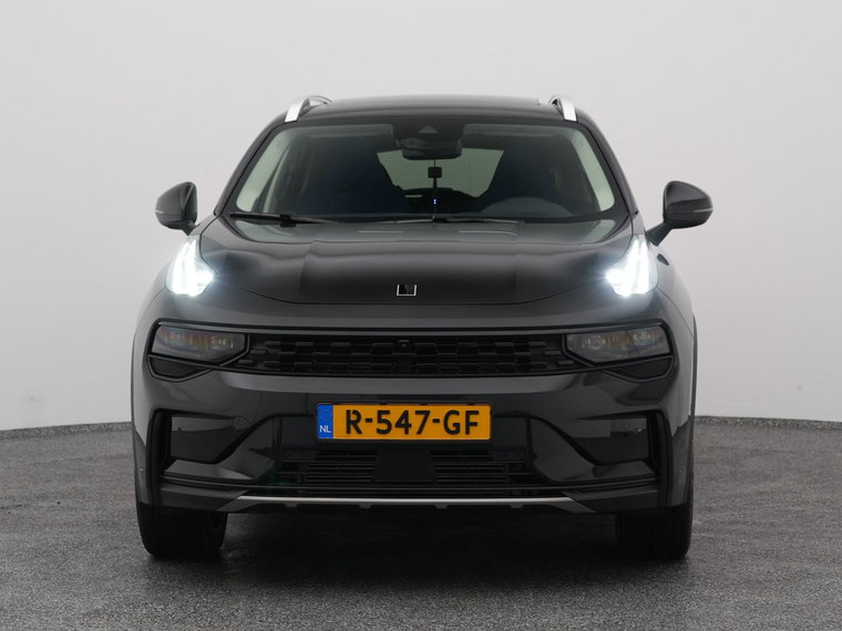 Vehicle Image 9