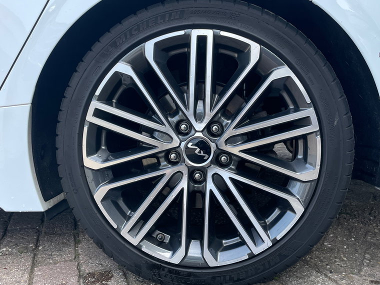 Vehicle Image 30