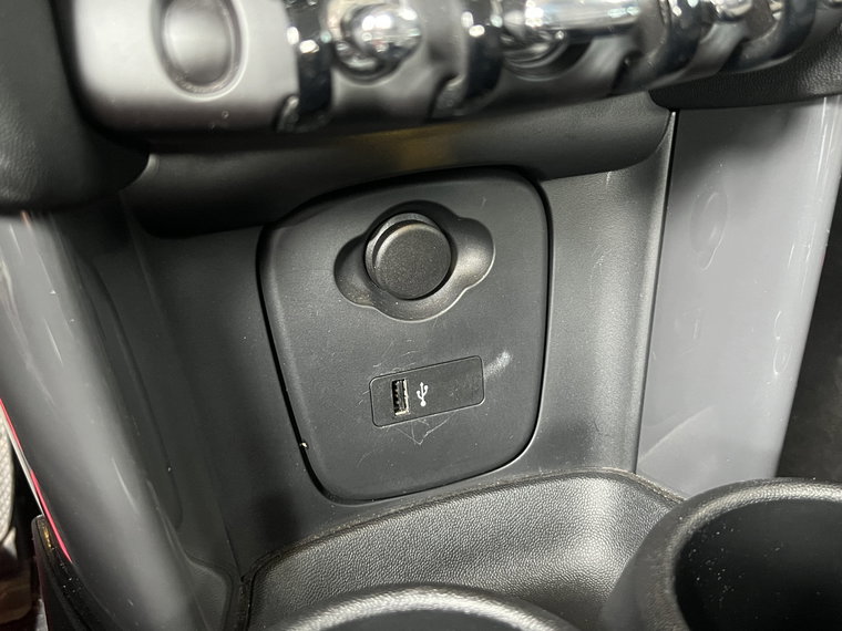 Vehicle Image 26