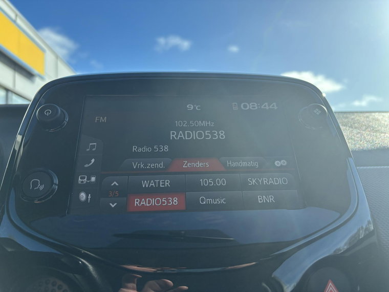 Vehicle Image 16