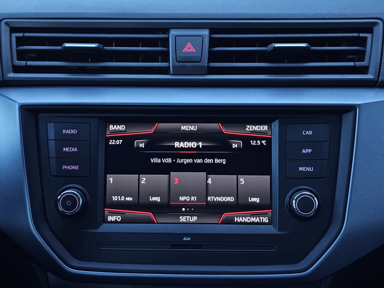 Vehicle Image 16