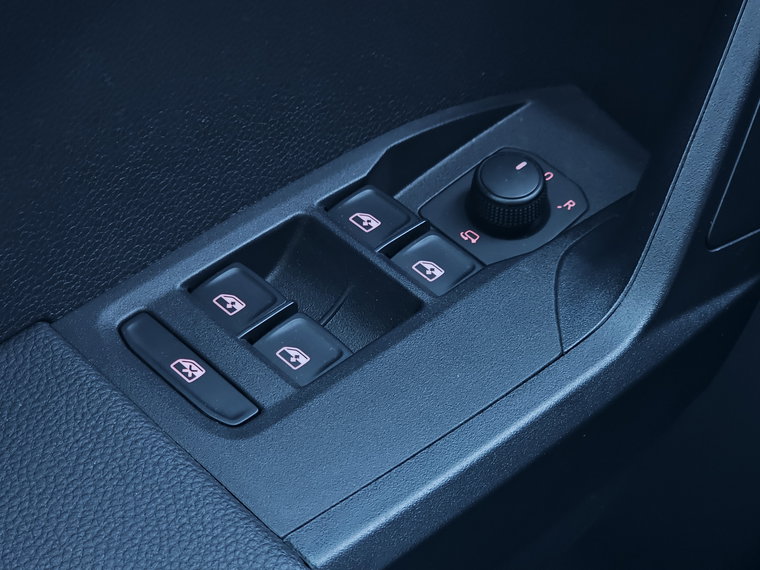 Vehicle Image 24