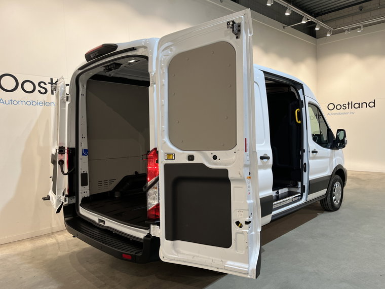 Vehicle Image 23