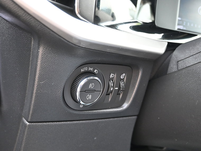Vehicle Image 27