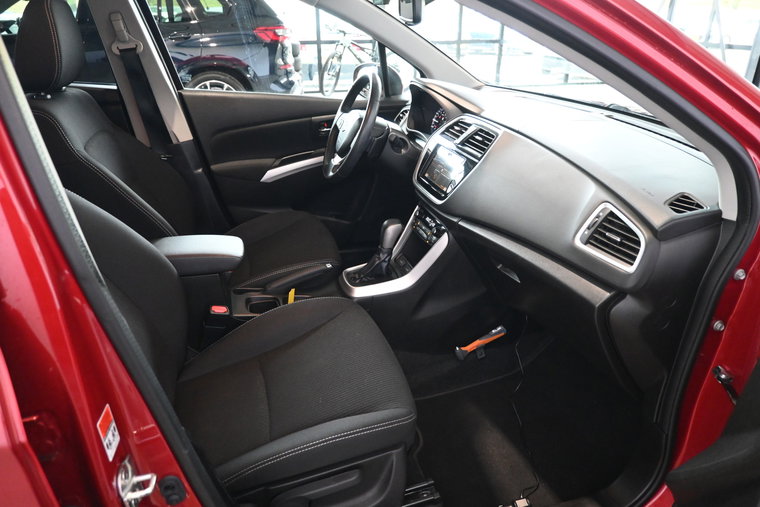 Vehicle Image 14