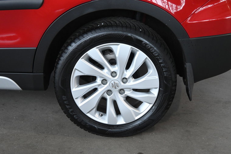 Vehicle Image 10