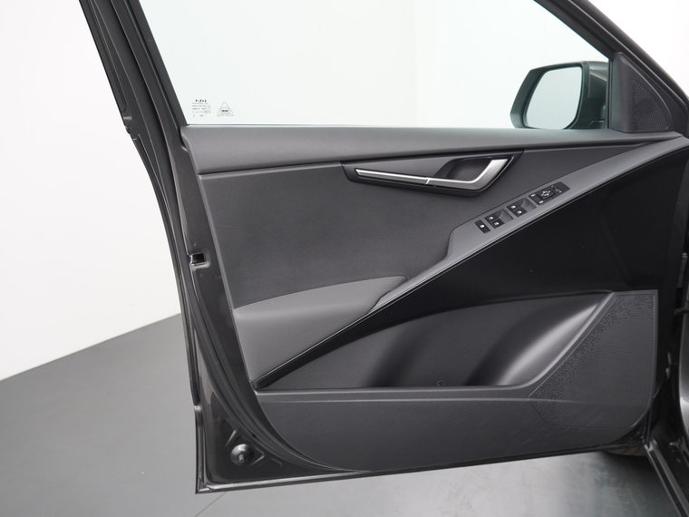 Vehicle Image 23
