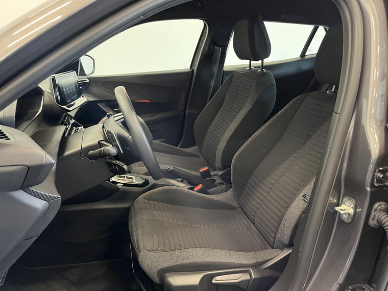 Vehicle Image 32