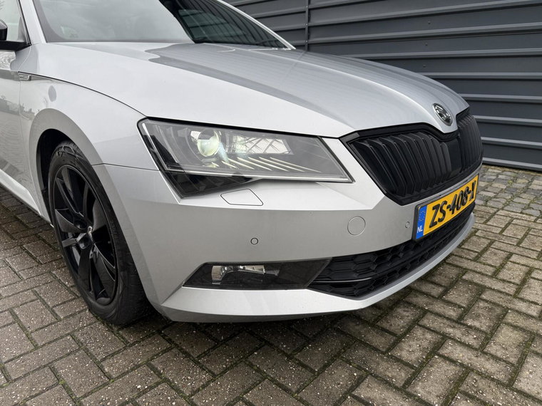 Vehicle Image 32