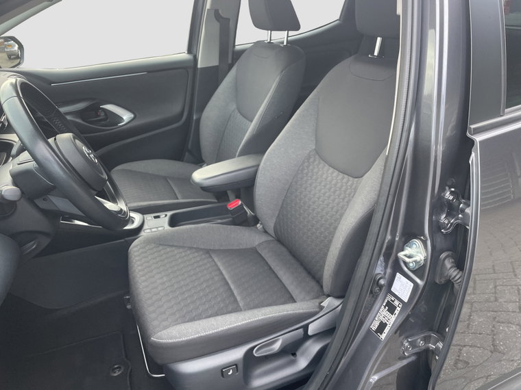 Vehicle Image 12