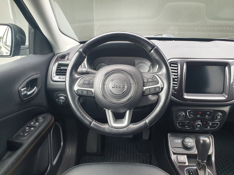 Vehicle Image 17