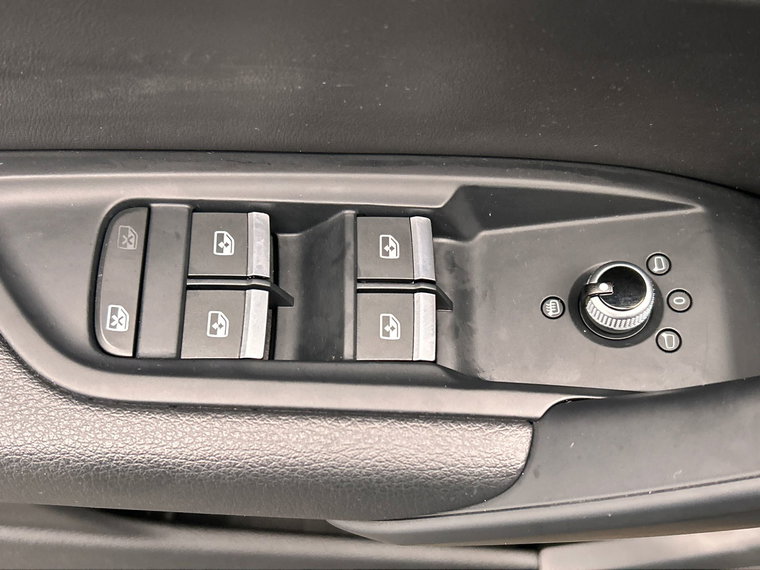 Vehicle Image 38