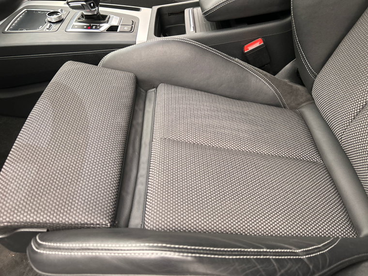 Vehicle Image 52