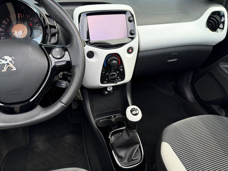 Vehicle Image 18