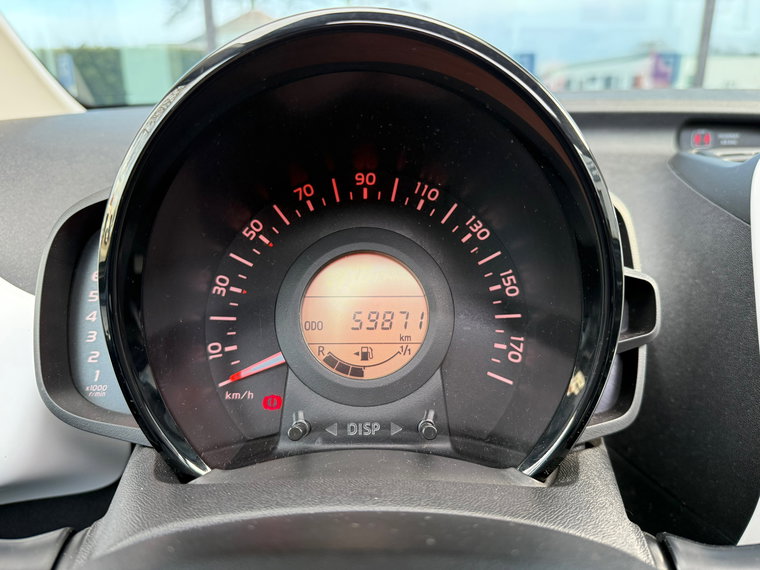 Vehicle Image 28