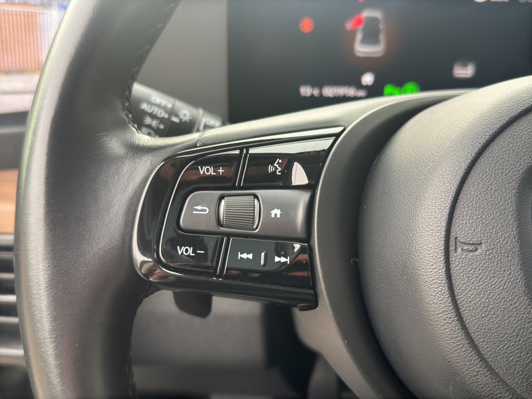Vehicle Image 23