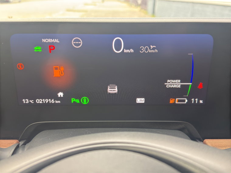 Vehicle Image 25