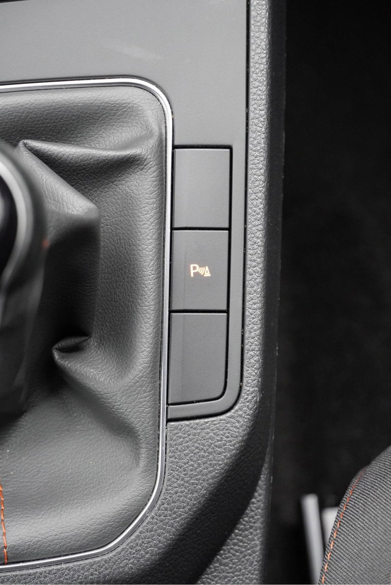 Vehicle Image 38