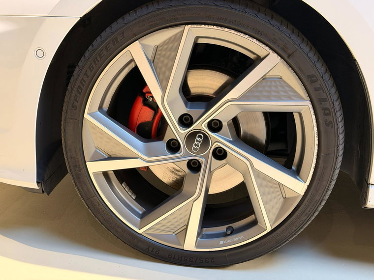 Vehicle Image 18