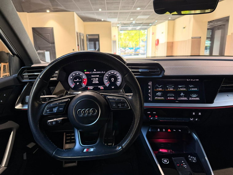Vehicle Image 23