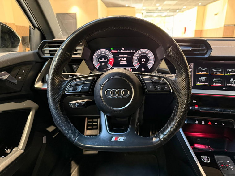 Vehicle Image 24