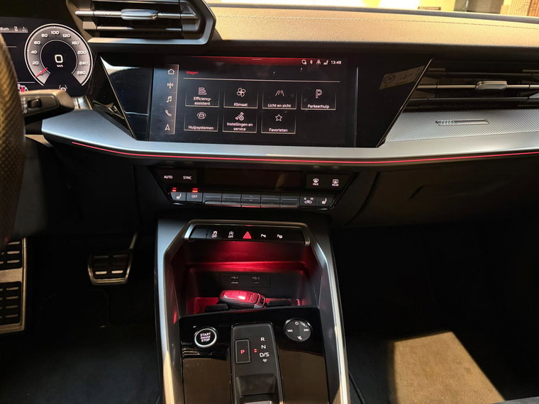 Vehicle Image 30