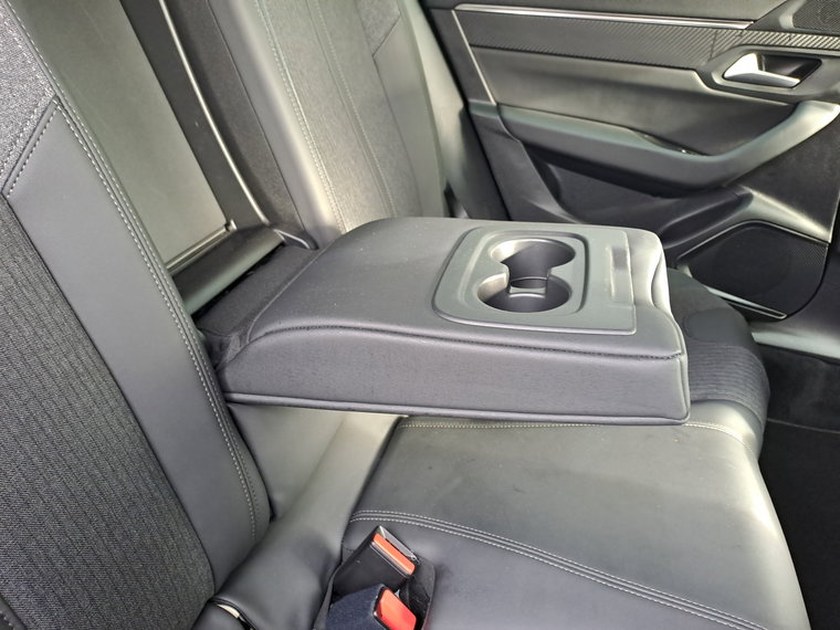 Vehicle Image 48