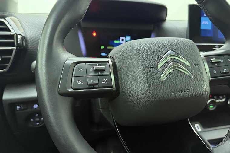 Vehicle Image 22