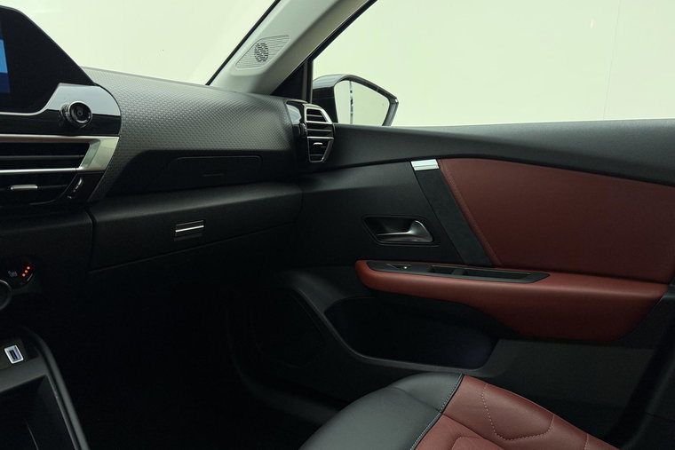 Vehicle Image 35