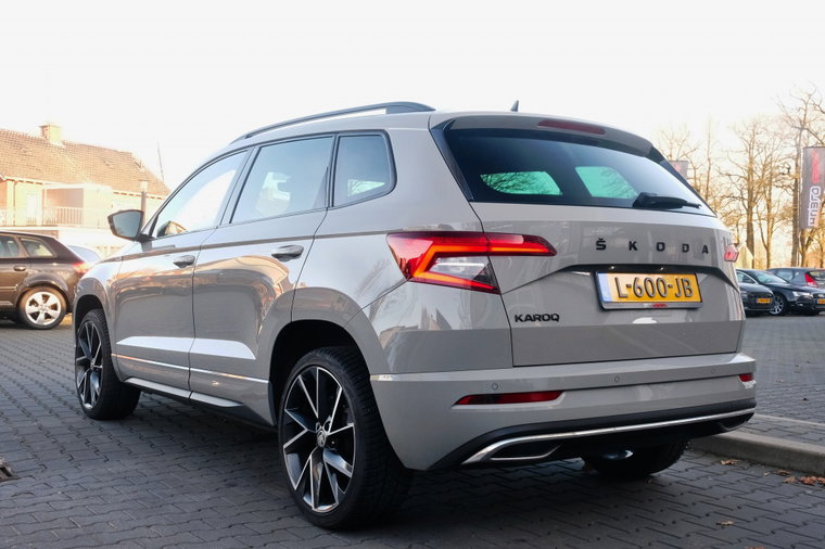 Vehicle Image 6