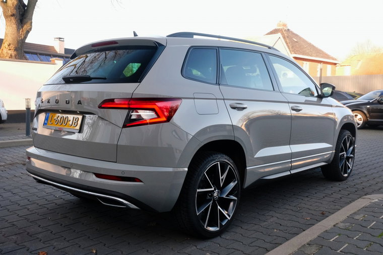 Vehicle Image 9