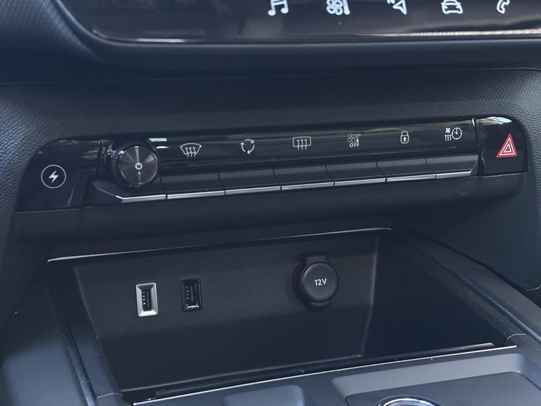 Vehicle Image 27