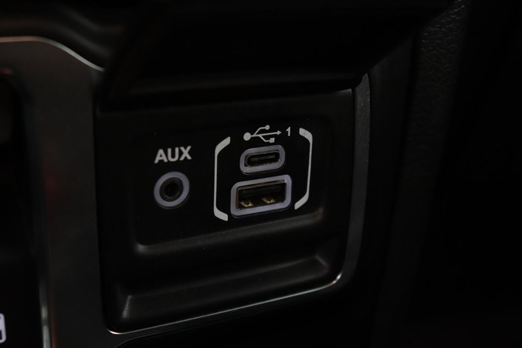 Vehicle Image 13
