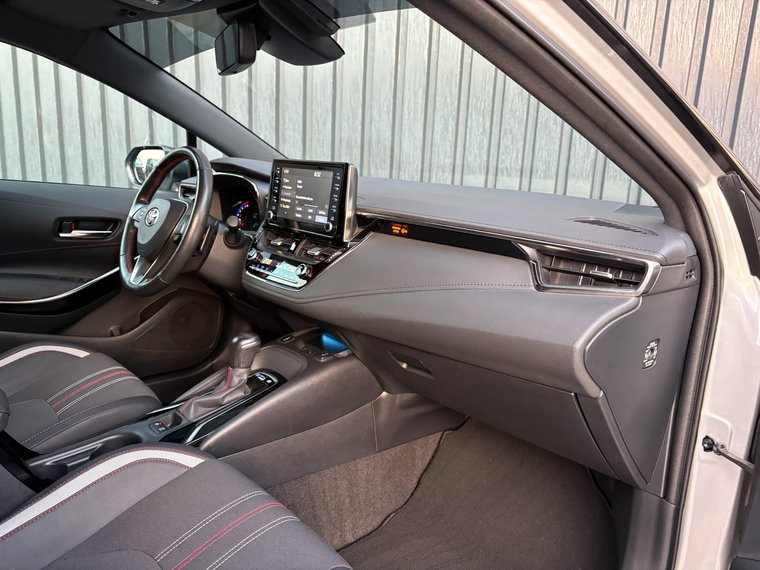 Vehicle Image 18