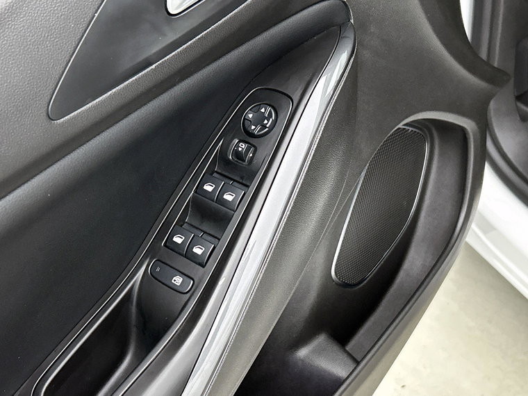 Vehicle Image 33