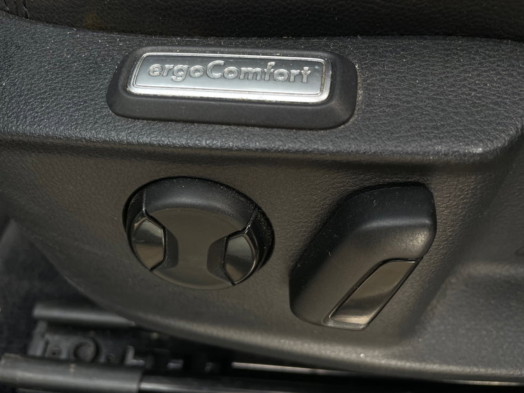 Vehicle Image 24