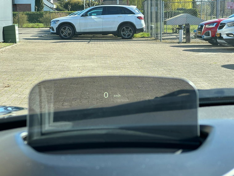 Vehicle Image 33