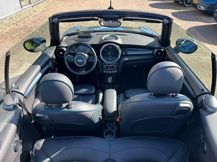 Vehicle Image 38