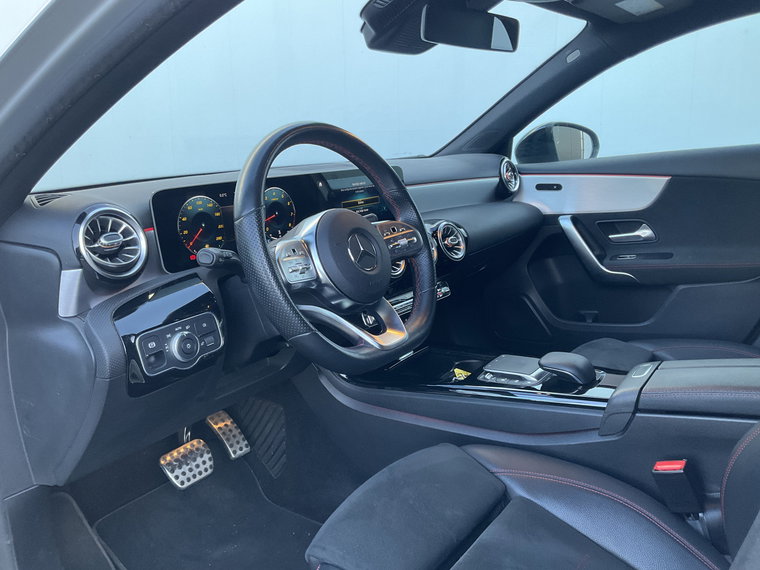 Vehicle Image 33