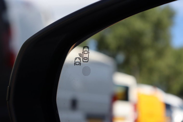 Vehicle Image 23