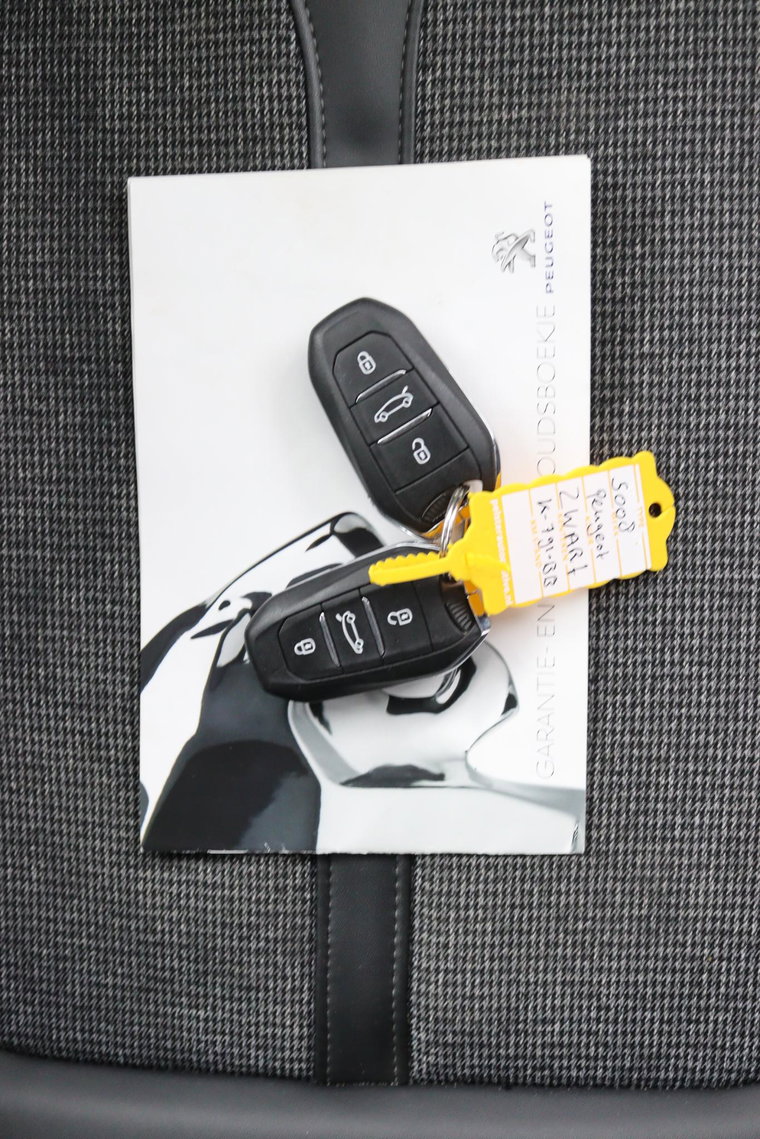 Vehicle Image 33
