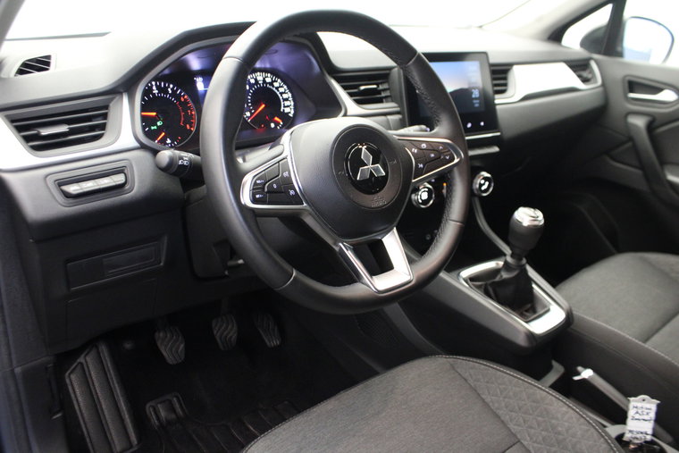 Vehicle Image 12
