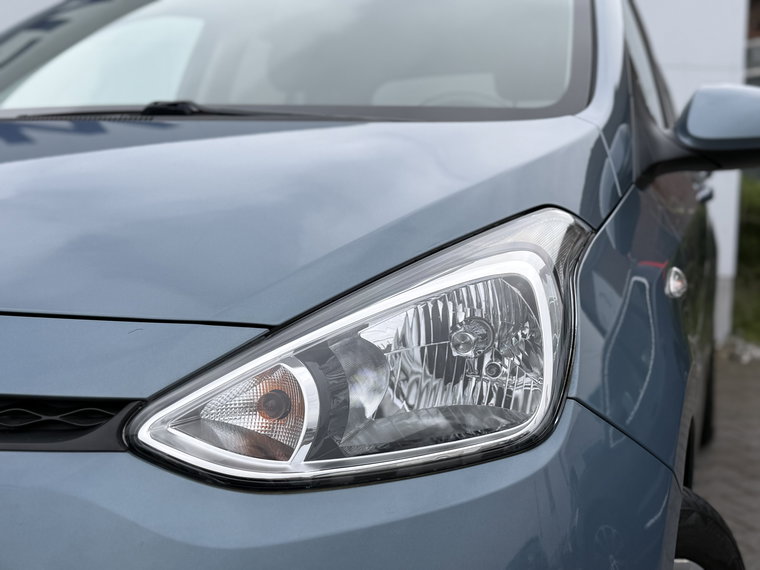 Vehicle Image 30