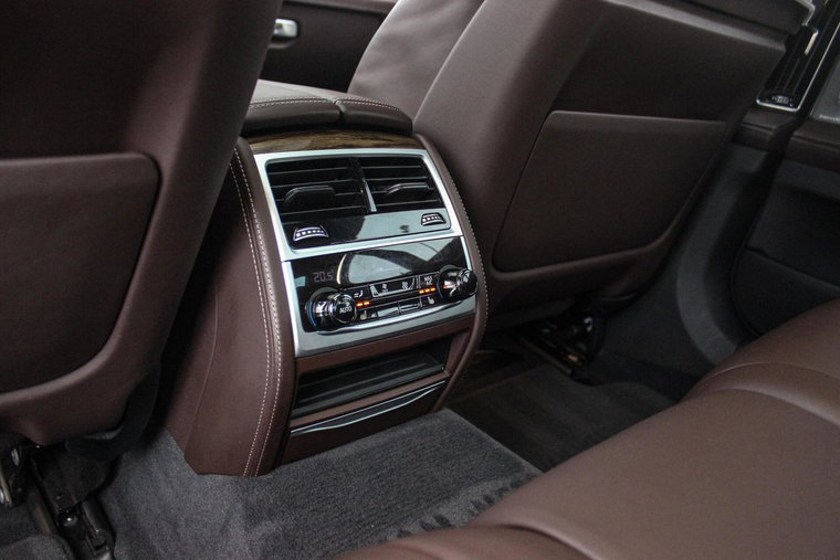 Vehicle Image 19