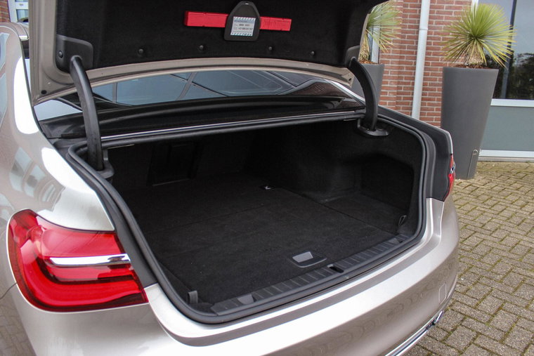 Vehicle Image 38