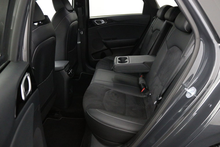 Vehicle Image 38