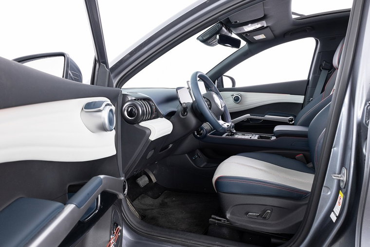 Vehicle Image 21