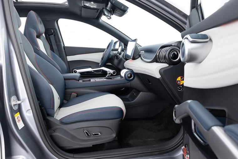 Vehicle Image 10